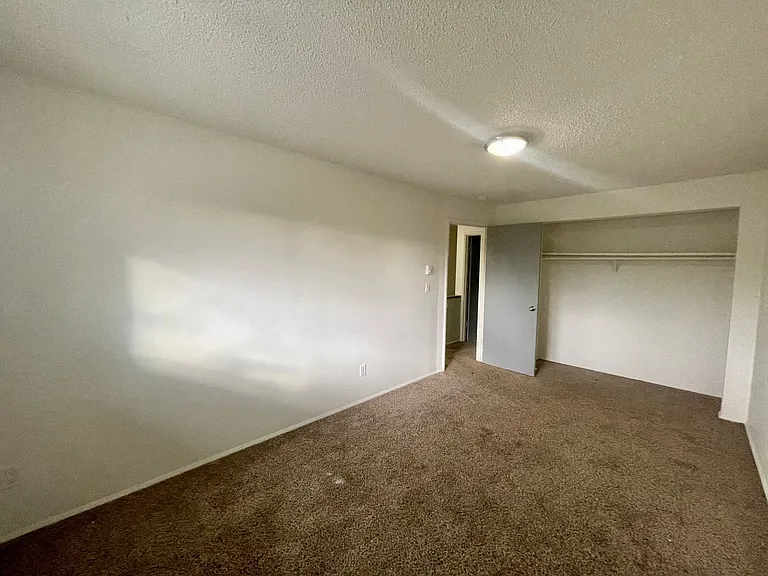 Park Place East — Photo 32