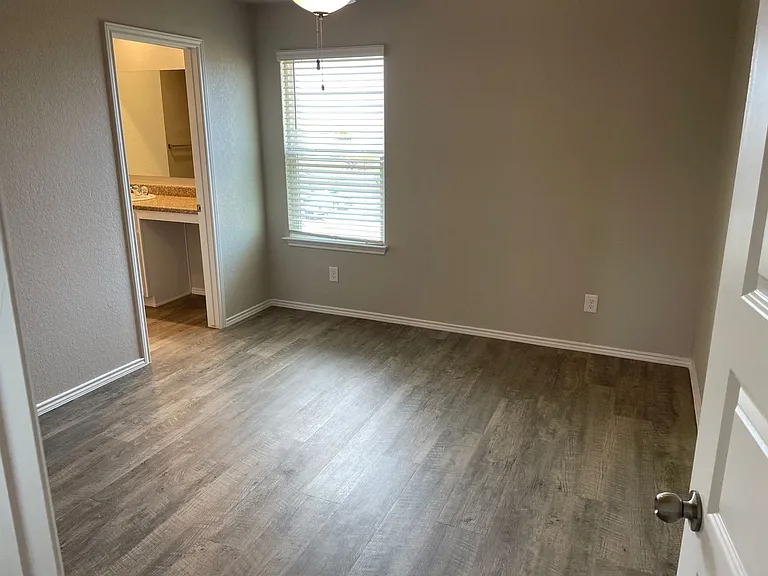 12905 Candace Way — Photo 10