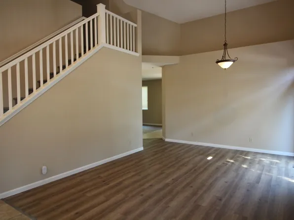 402 Healdsburg Ave, Cloverdale, CA 95425