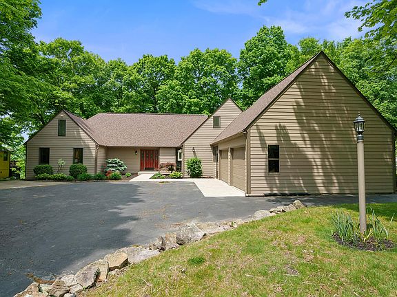 2nd image of 531 Deer Trail Dr