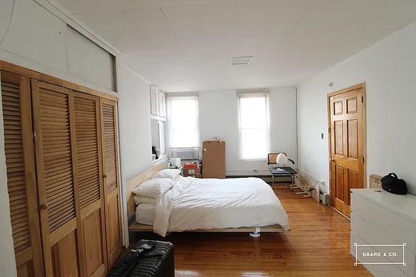 Rented by Grand & Co. | media 31