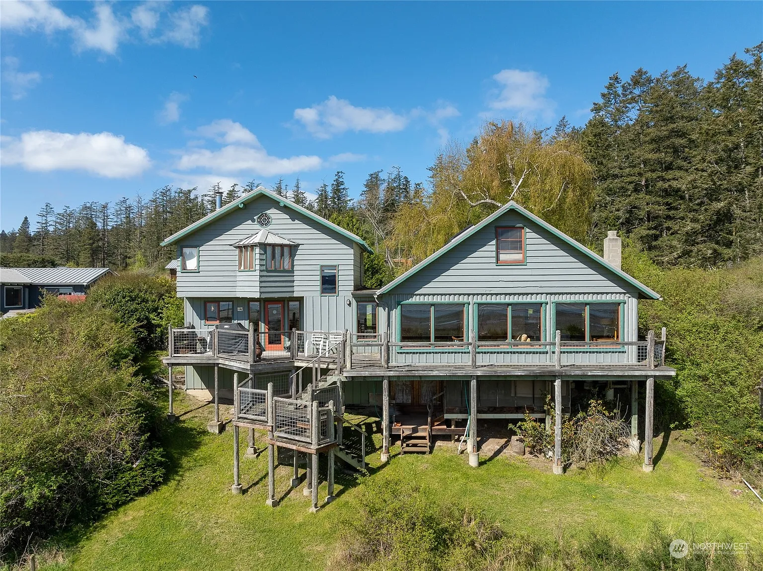 1319 Port Stanley photo 1