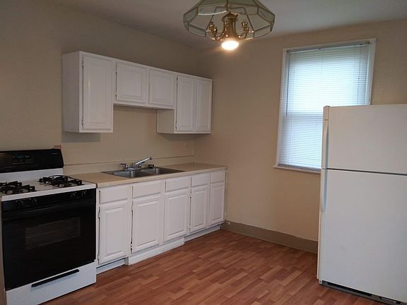 5th image of 8473 Curzon Ave