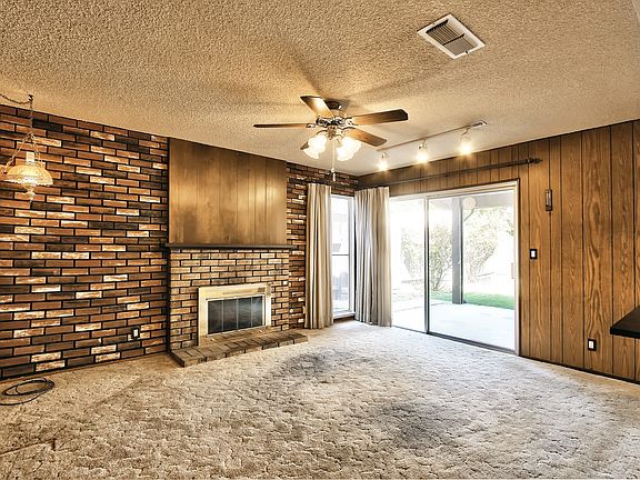 4th image of 9433 Fort Worth Way