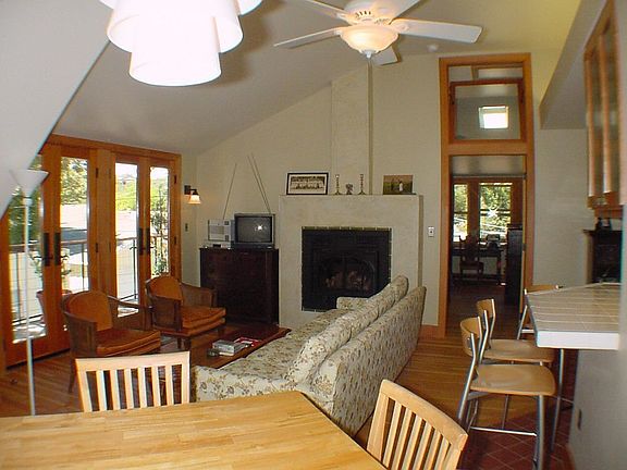 2nd Residence Liv Rm