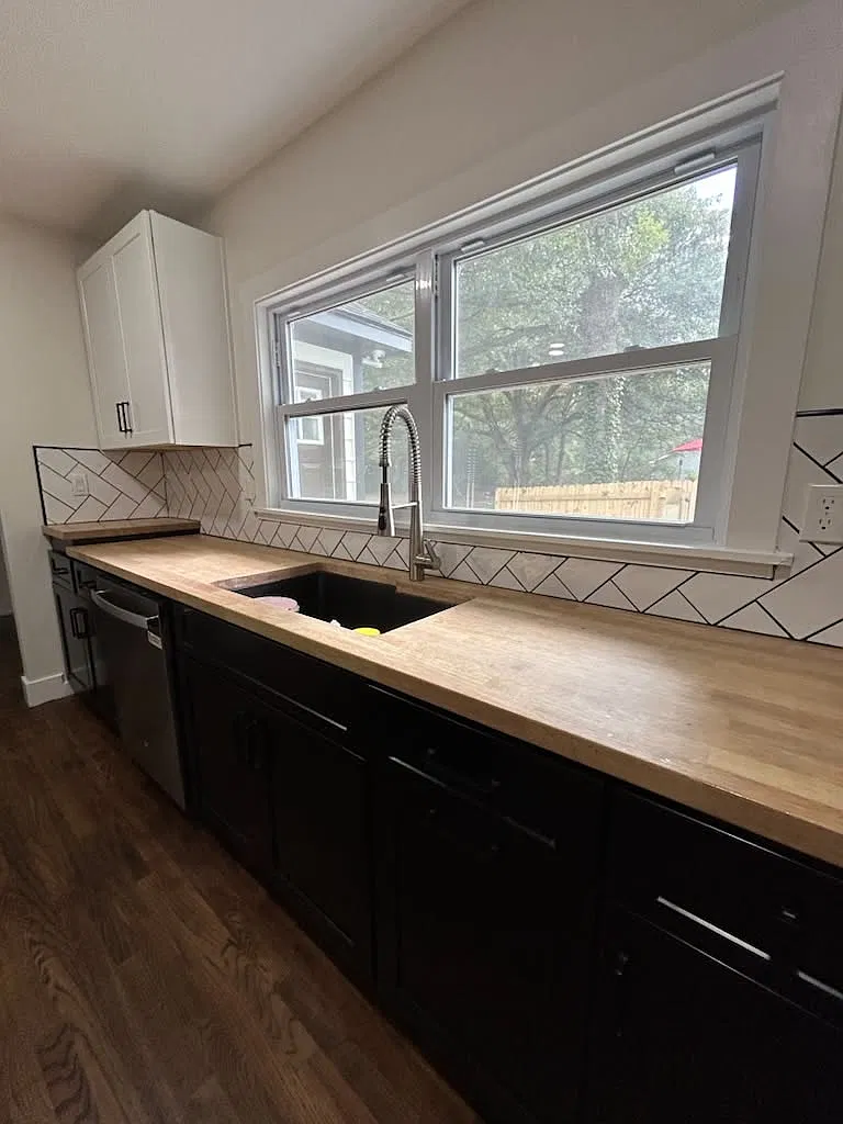 4 bed, 1636 sqft, $2,300 — Photo 3