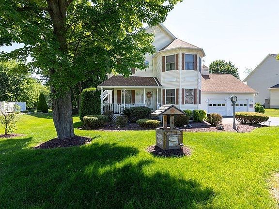 2nd image of 30 Oneida View Dr