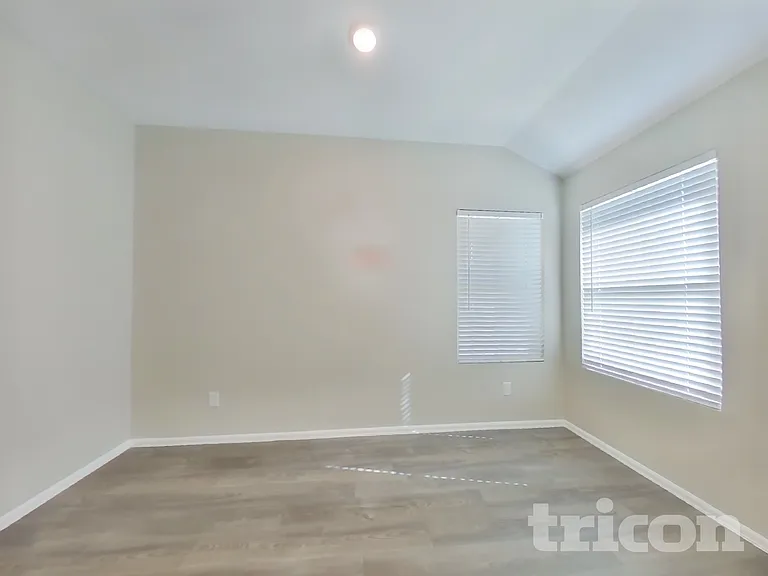 210 Pine Cavern Dr — Photo 6