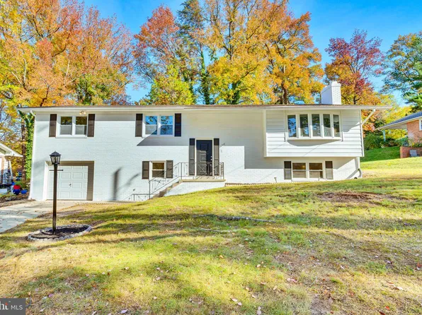 6012 Hope Dr, Temple Hills, MD 20748