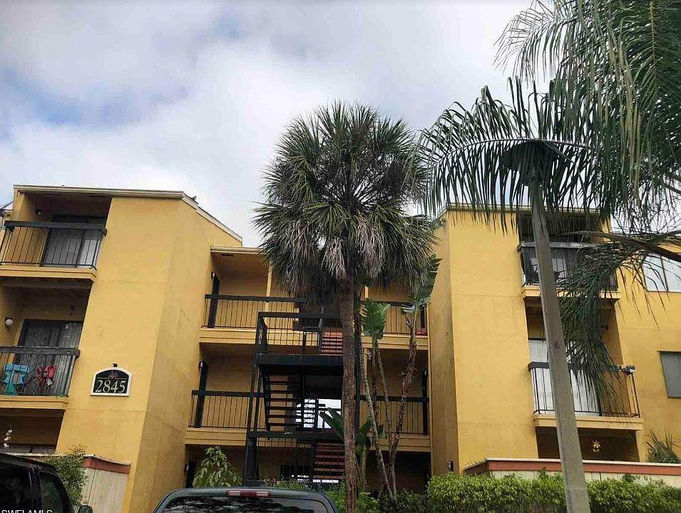 2nd image of 2845 Winkler Ave APT 320
