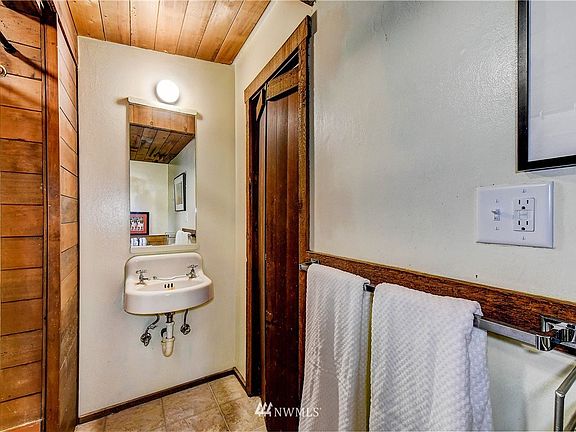 5th image of 31805 NE 190th Pl