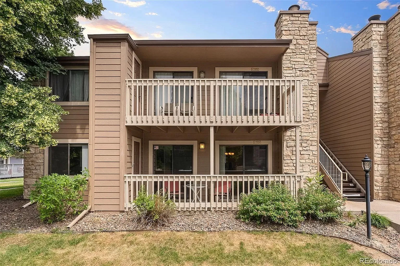 2 bed, 981 sqft, $2,175 — Photo 1