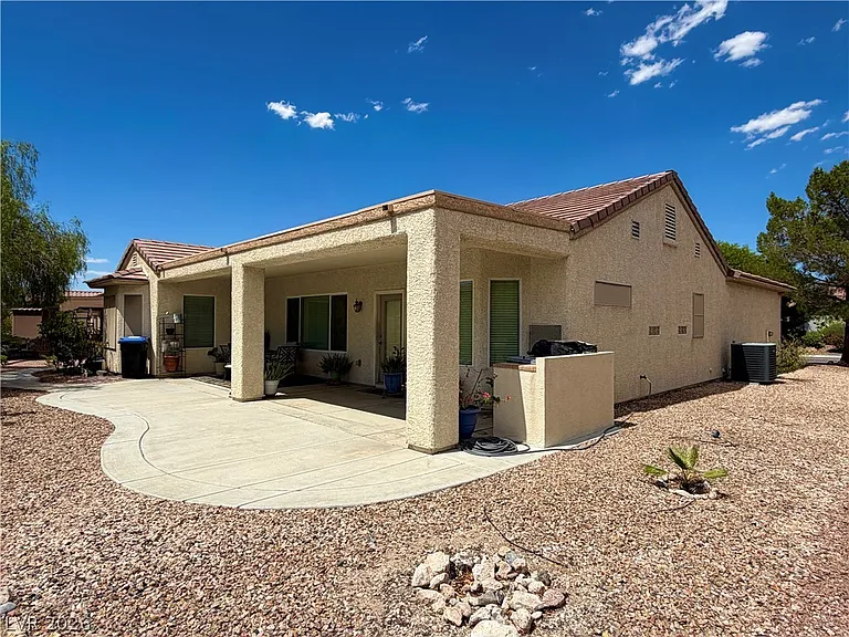 2895 Maffie St — Photo 33