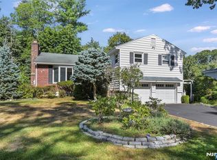 513 Hensler Ln, Oradell, NJ 07649