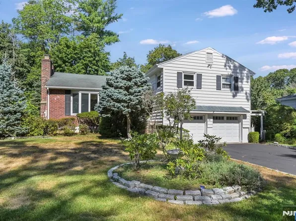 513 Hensler Ln, Oradell, NJ 07649