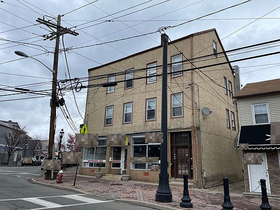 2nd image of 466 Belmont Ave