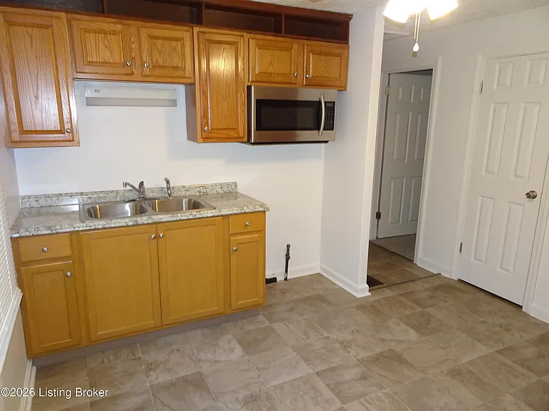 226 Downes Ln — Photo 5