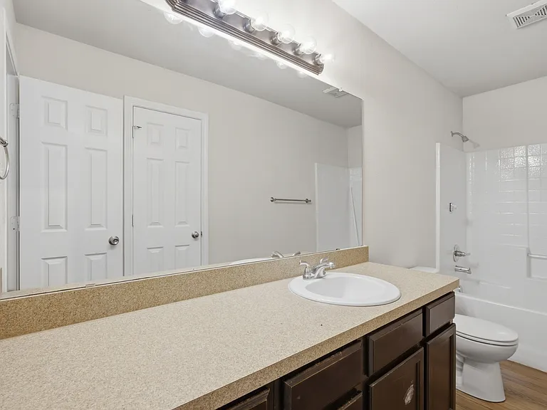 1928 Alanbrooke Dr — Photo 20