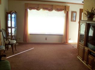 921 Kims Ln, Mukwonago, WI 53149