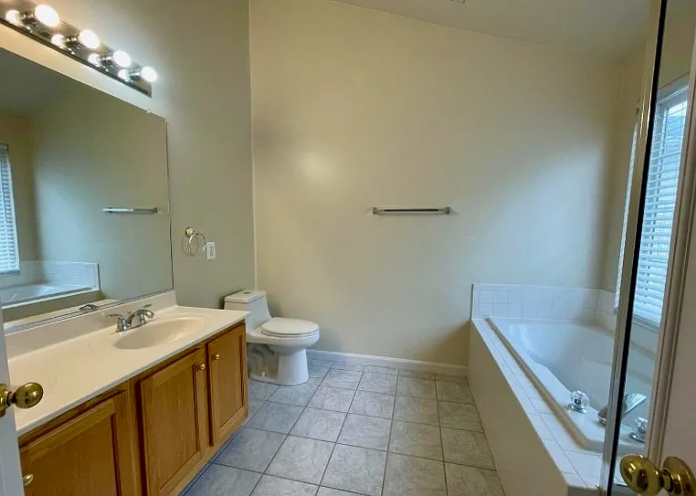 9058 Two Bays Rd — Photo 18