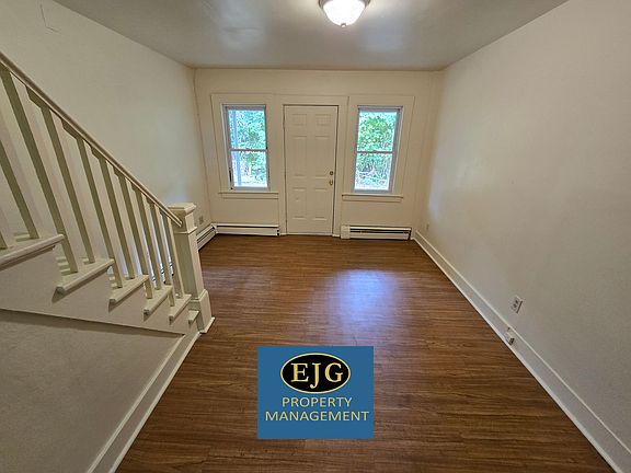 2nd image of 30 Victoria St APT 4