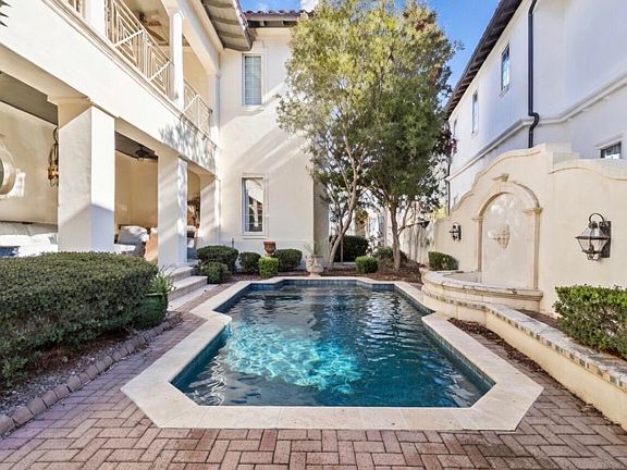 3rd image of 152 White Cliffs Blvd