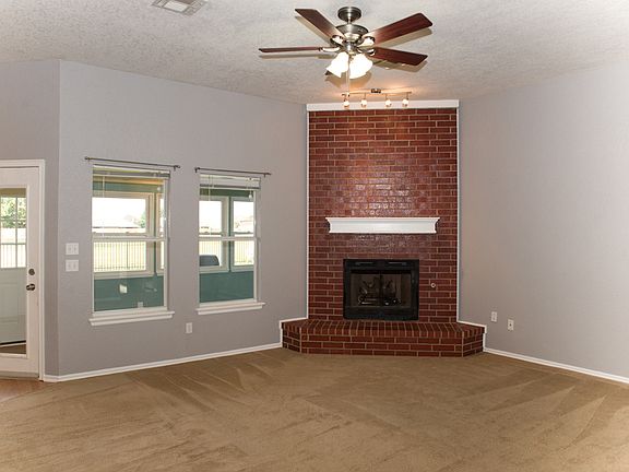 2nd image of 725 SW 153rd St
