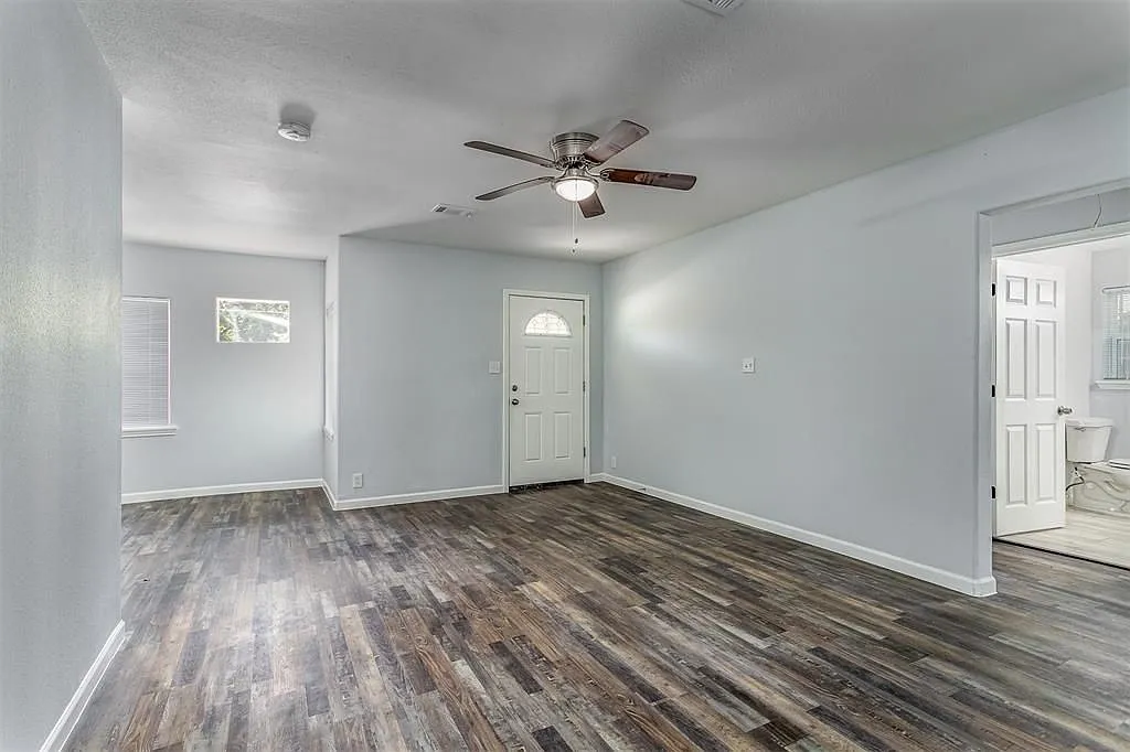 3 bed, 2.0 bath, 1344 sqft, $1,795 — Photo 2