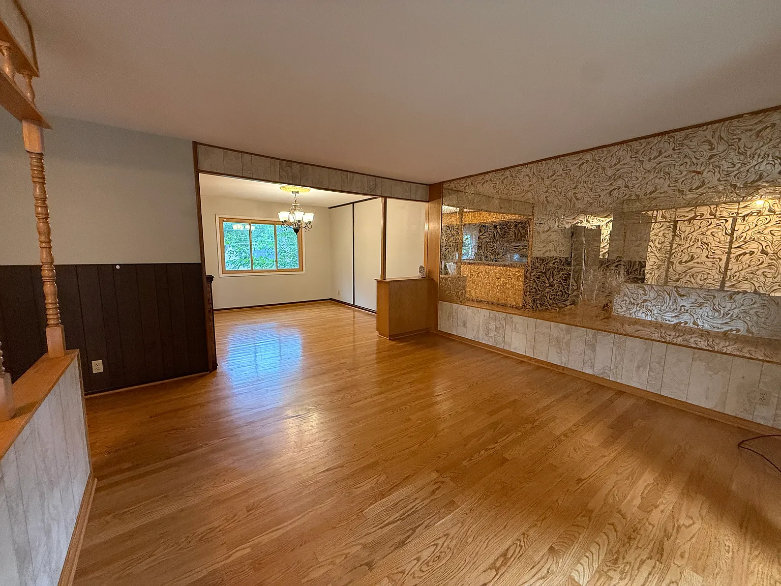 5 bed, 1.5 bath, 1114 sqft, $3,000 — Photo 2