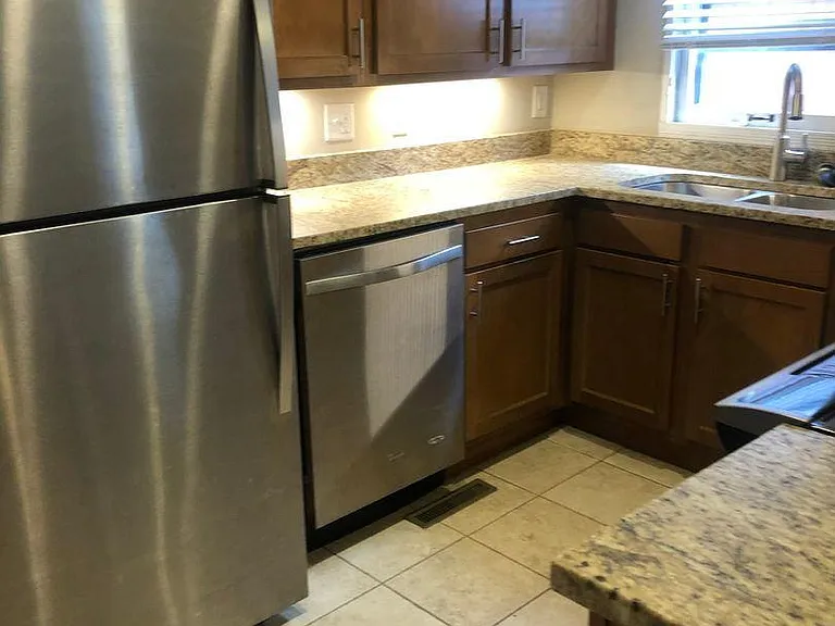 1282 Hunter Ave #C — Photo 2