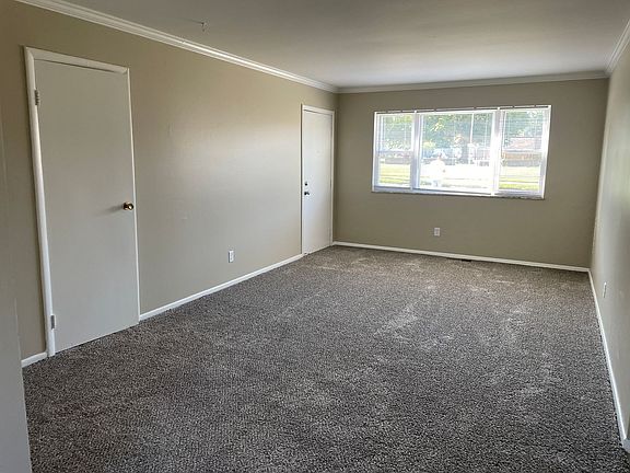 5th image of 2206-2220 Nuttman Ave #2206-A