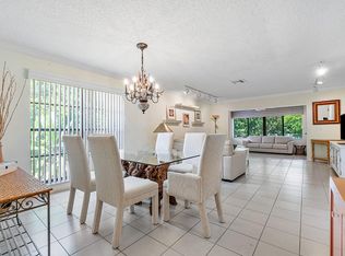 33 Stratford Ln #B, Boynton Beach, FL 33436
