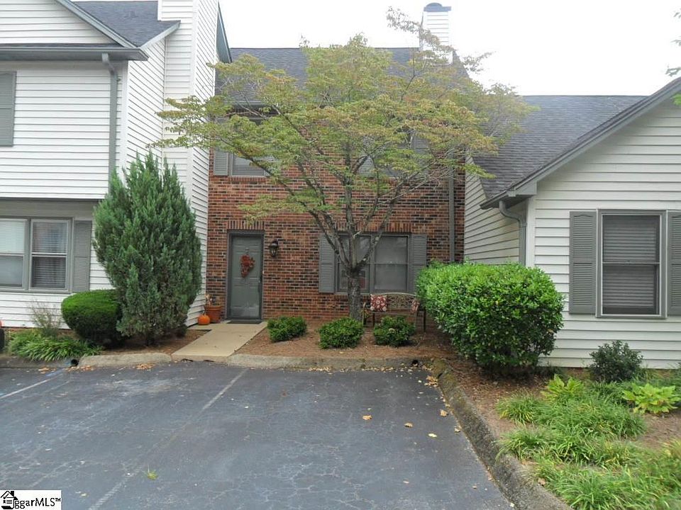 1st image of 404 Summer Woods Dr