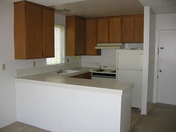 5th image of 515 Arbor Dr APT 5