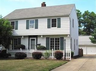 19382 Laurel Ave, Rocky River, OH 44116