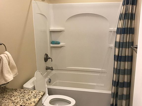 5th image of 1075-1077 Milford Dr APT 2B