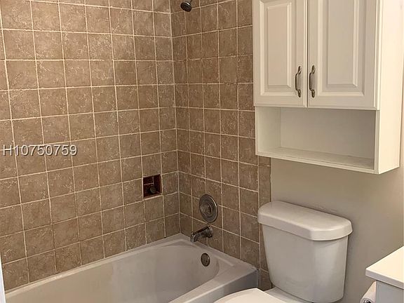 2nd image of 3913 NW 72nd Ln
