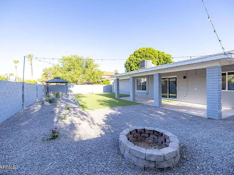 1115 W Barrow Dr — Photo 41