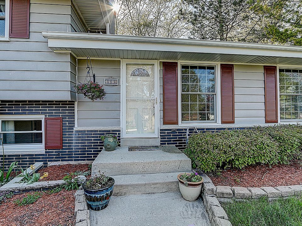 1st image of 5771 S 121st St