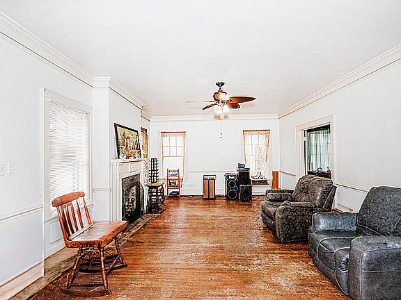 5th image of 722 Eastern Ave