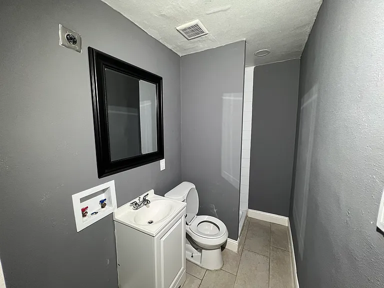 2224 Morrell Ave — Photo 6