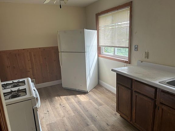 5th image of 833 E 45th Ave