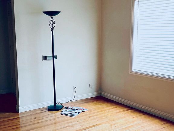 3rd image of 1821 S Vega St