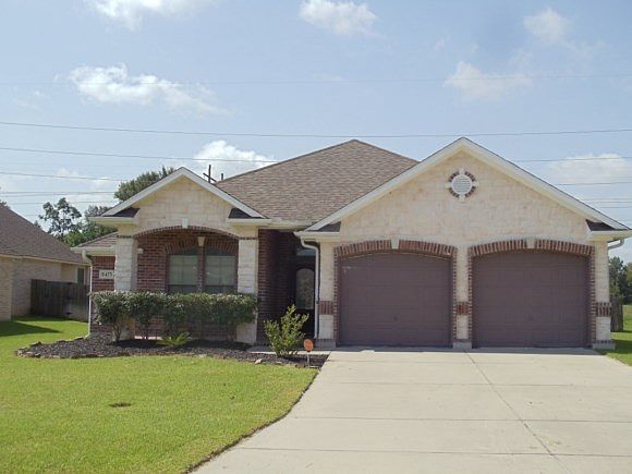 1st image of 8475 Oak Brook Dr