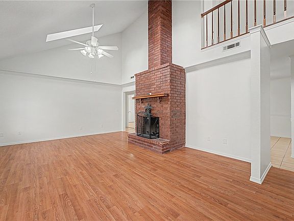5th image of 4001 Clark Ave