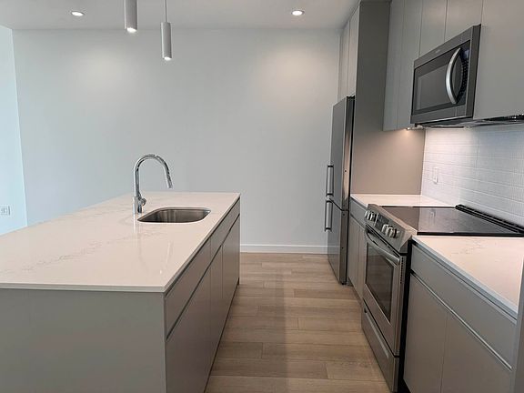 5th image of 29-17 40th Ave #908