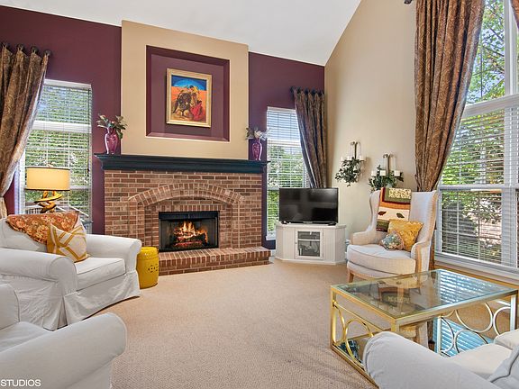 4th image of 44 Oak Creek Ct