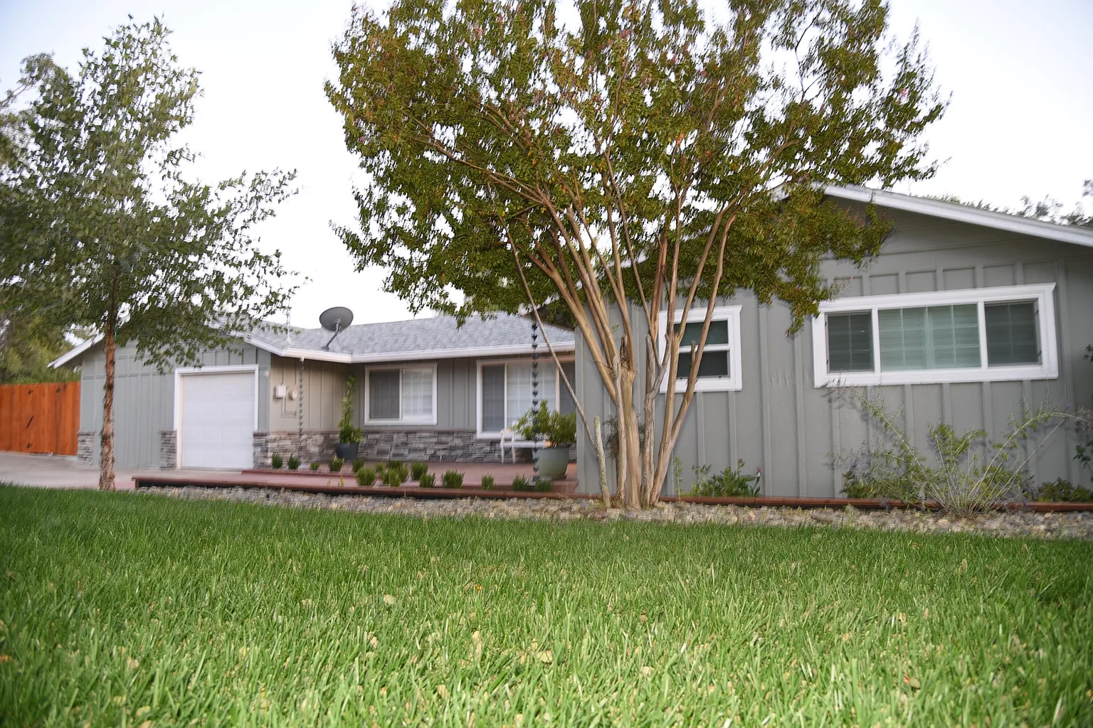 22455 Boyle Ln photo 1