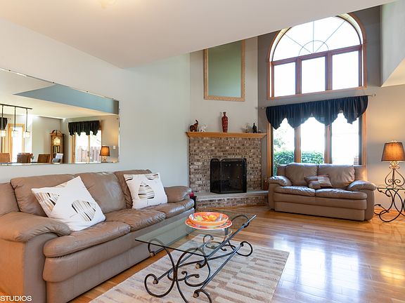 4th image of 19411 Cranfield Ln