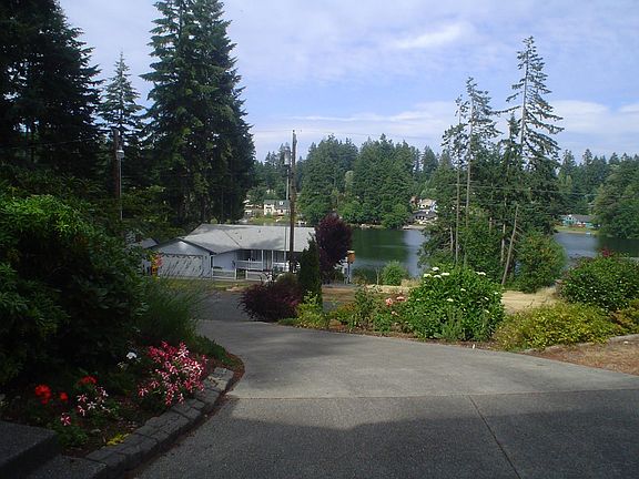 3rd image of 2222 194th Ave SW
